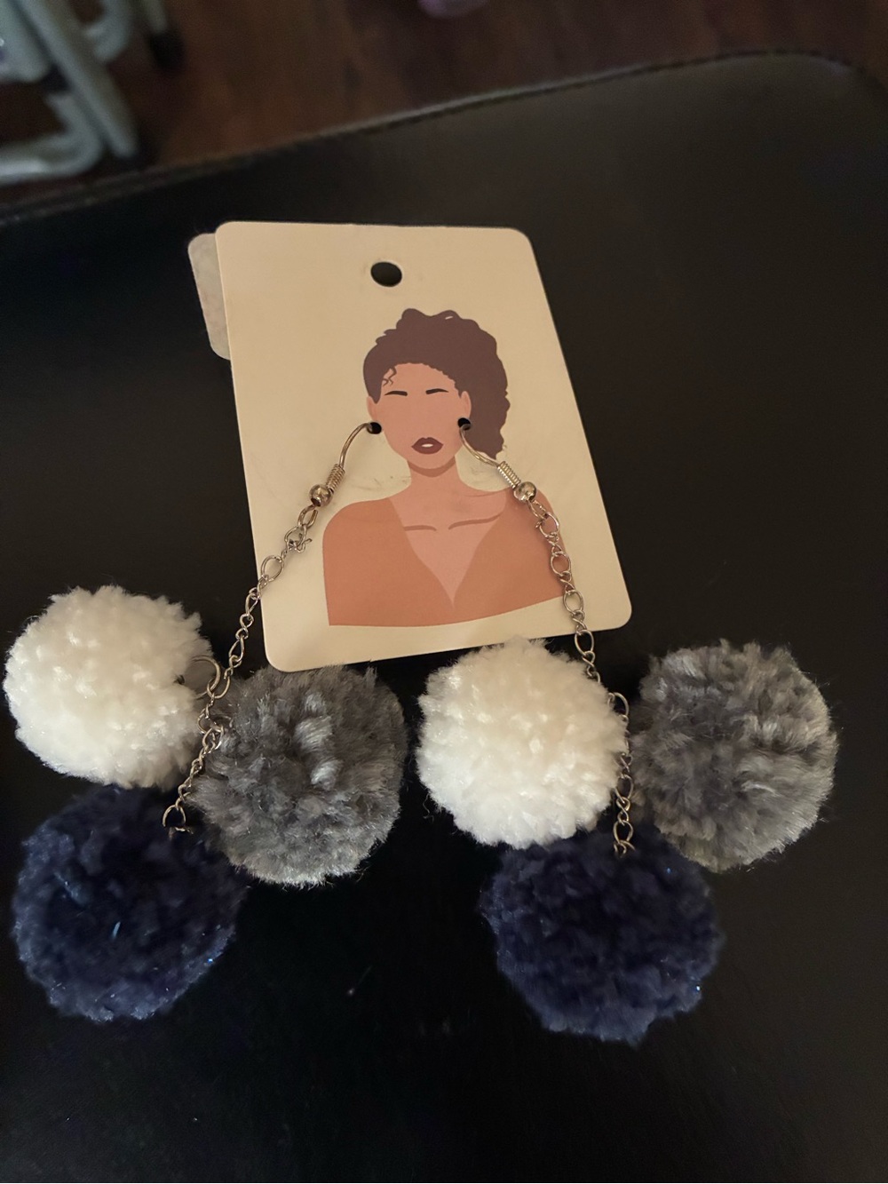 Pompom earrings